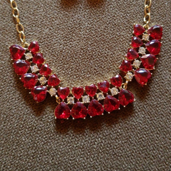 New red and gold tone Necklace earring set - Picture 1 of 4